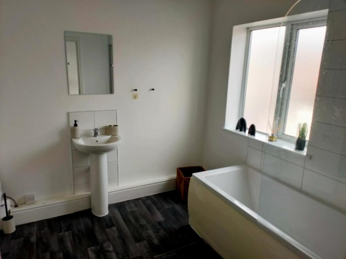 Wentworth Road Accomodation Донкастер Экстерьер фото